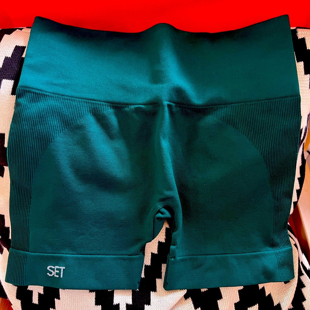 SET ACTIVE Sculptflex Bike Shorts Mojito Medium